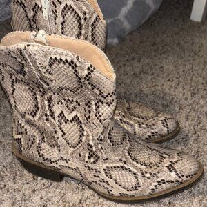 Snakeskin Patterned Women's Boots
